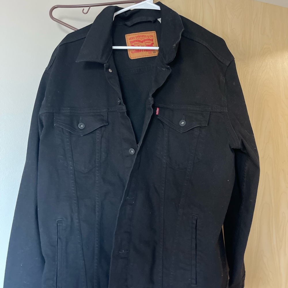 I consider all offers! Men 2xl black Levi denim jacket
